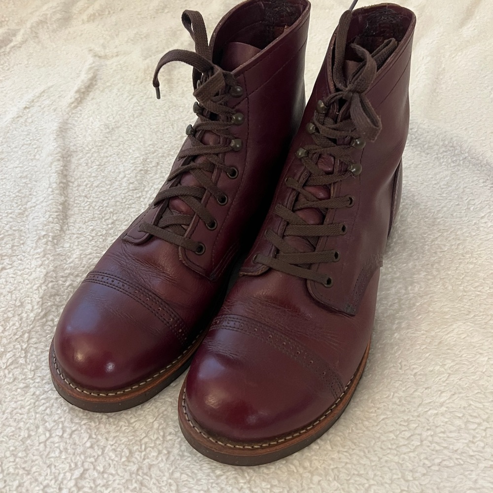 Red Wing 8012 Munson Ranger Burgundy. Super rare